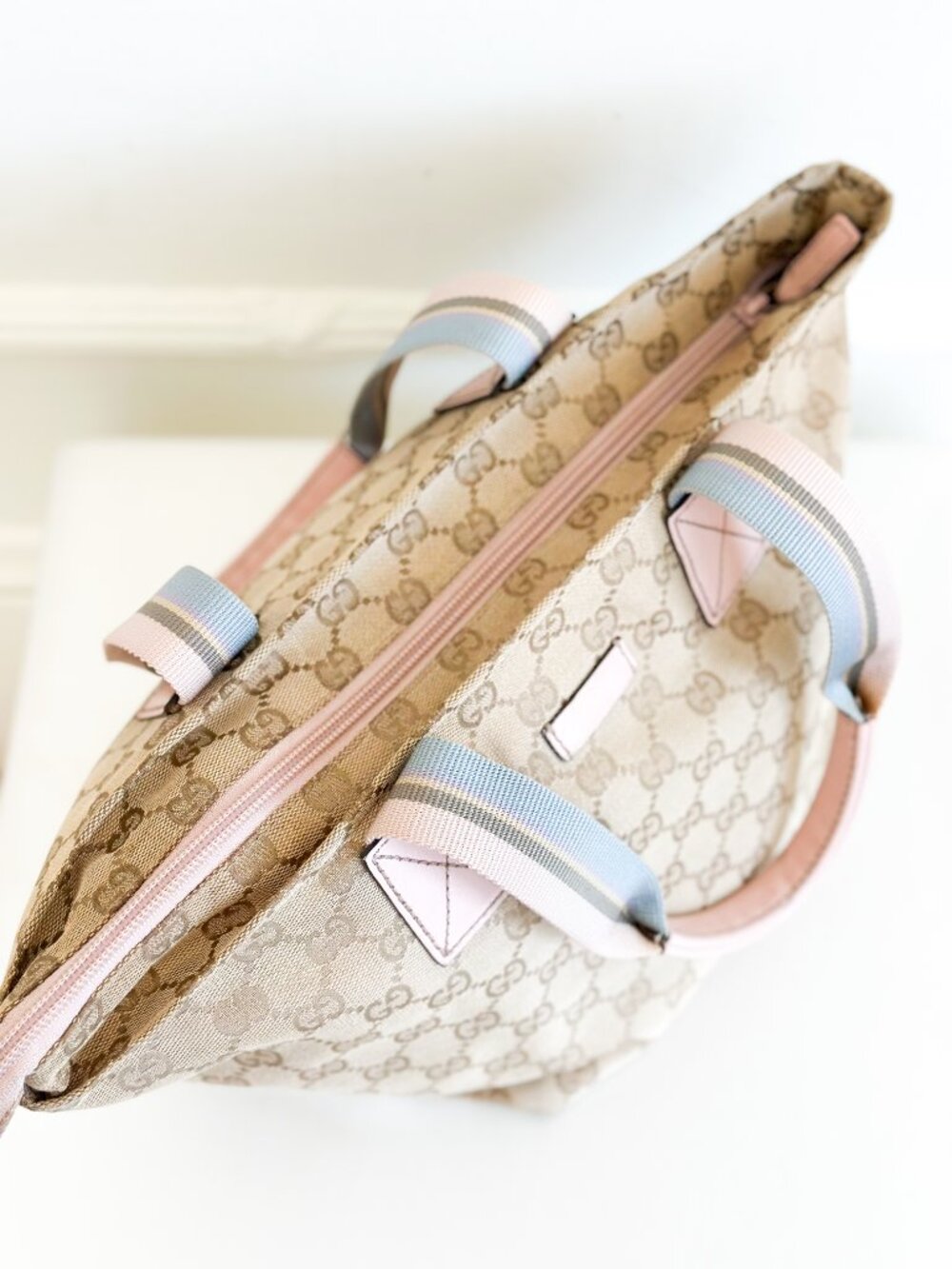Gucci GG Monogram Canvas Blue Pink Tote Bag - Picture 11 of 16
